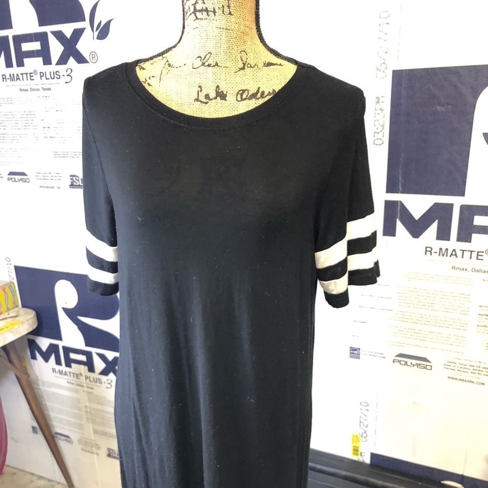 Black mid length tee dress